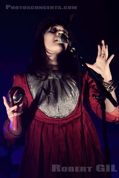 BAT FOR LASHES - 2009-11-04 - PARIS - Olympia - 